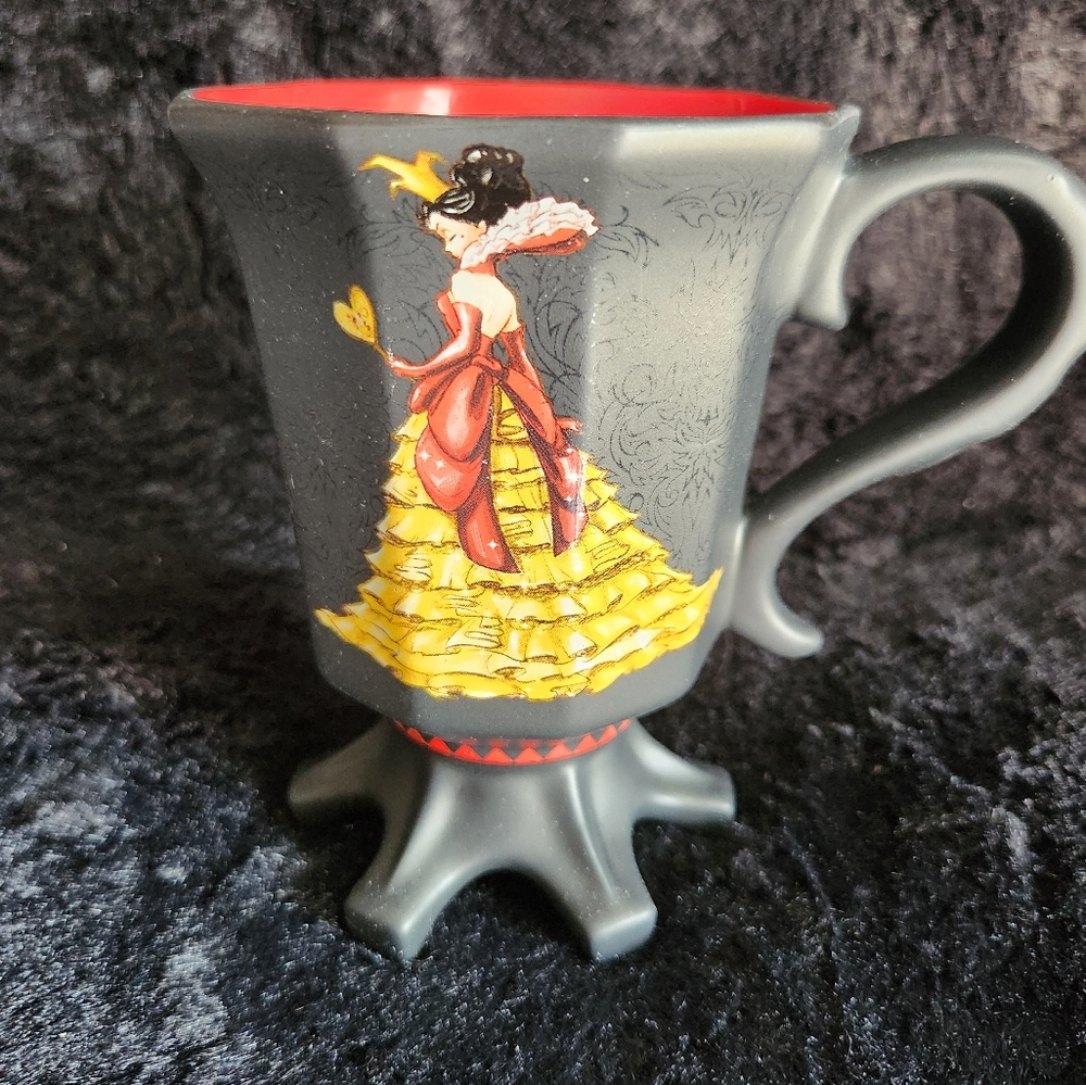 Disney designer villains queen of hearts mug